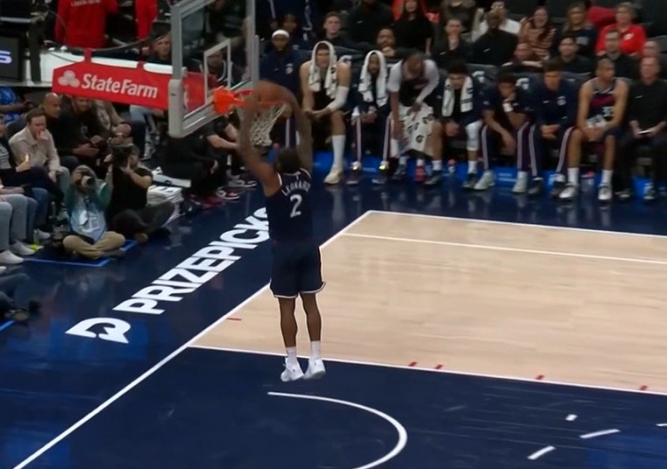 百家乐官网-杀疯了！伦纳德展示各种进攻技巧连续得分打停比赛